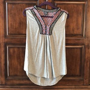 Sleeveless mixed media tunic top